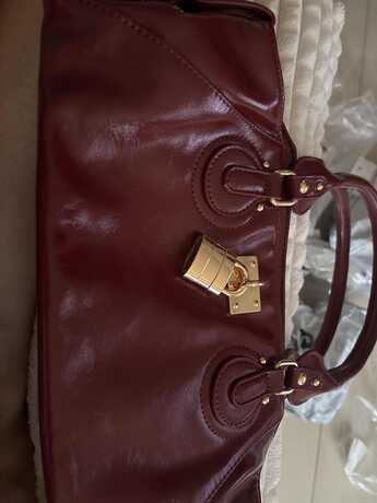 Bolsa SHECARRY Bordô: Minimalista, Casual e Versátil para o Dia a Dia | De R$ 180,95 por Apenas R$ 120,99!