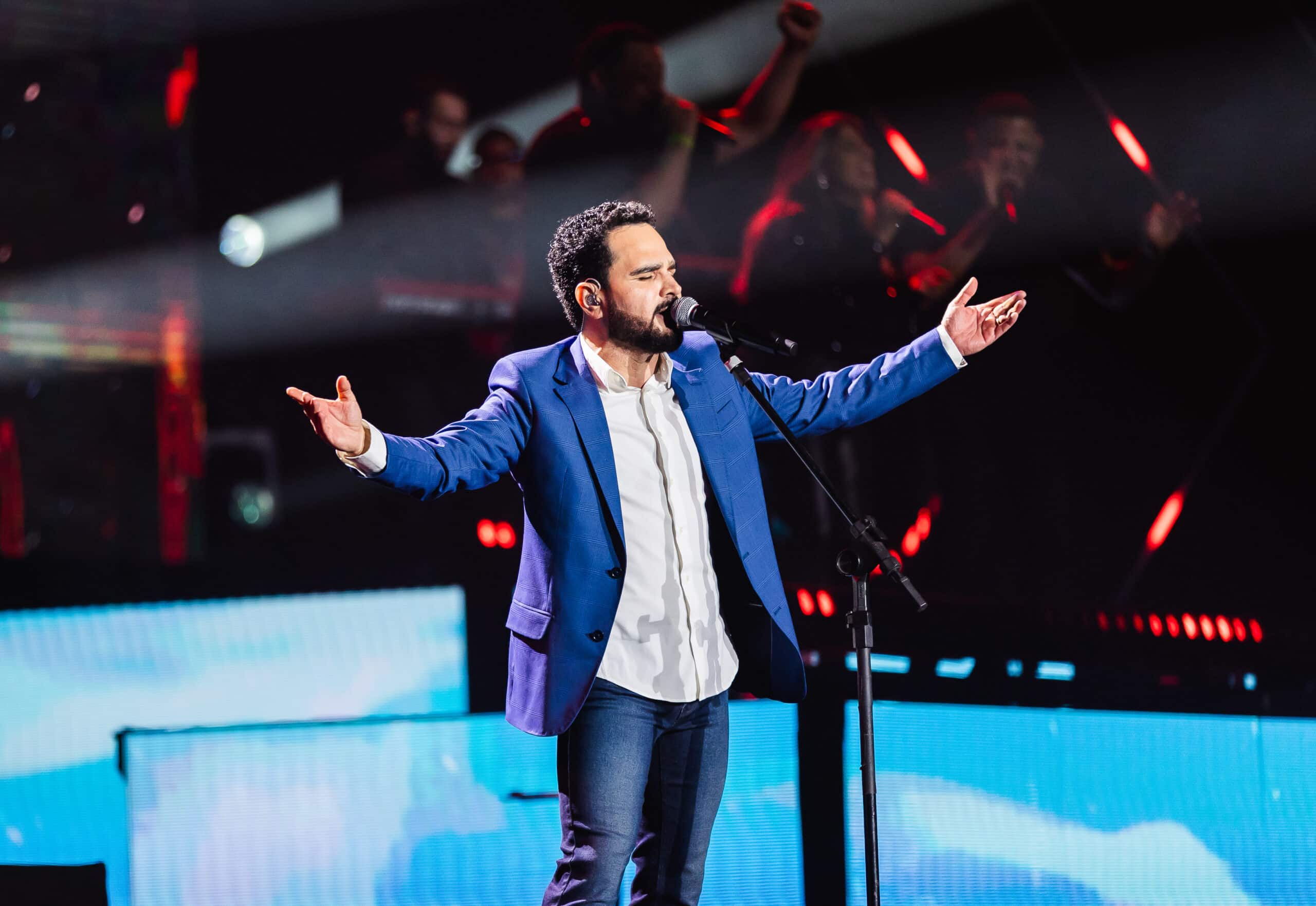Luciano Camargo: Da Segunda Voz ao Protagonismo na Fé